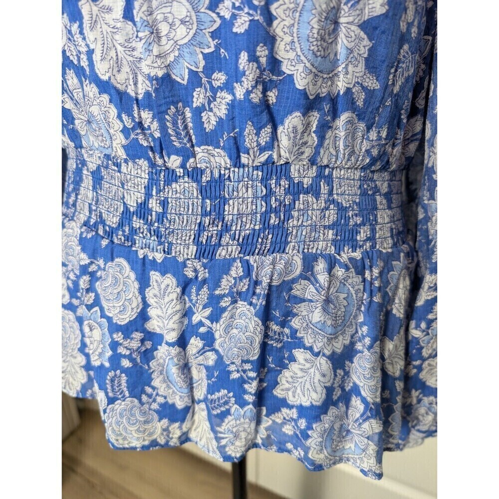 Vince Camuto V-Neck Peplum Top Blue and White Floral Blouse Top Size Small - Picture 10 of 15